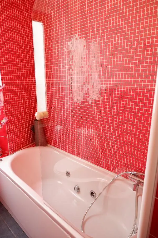 Bed & Breakfast Old School Guest House Lagos