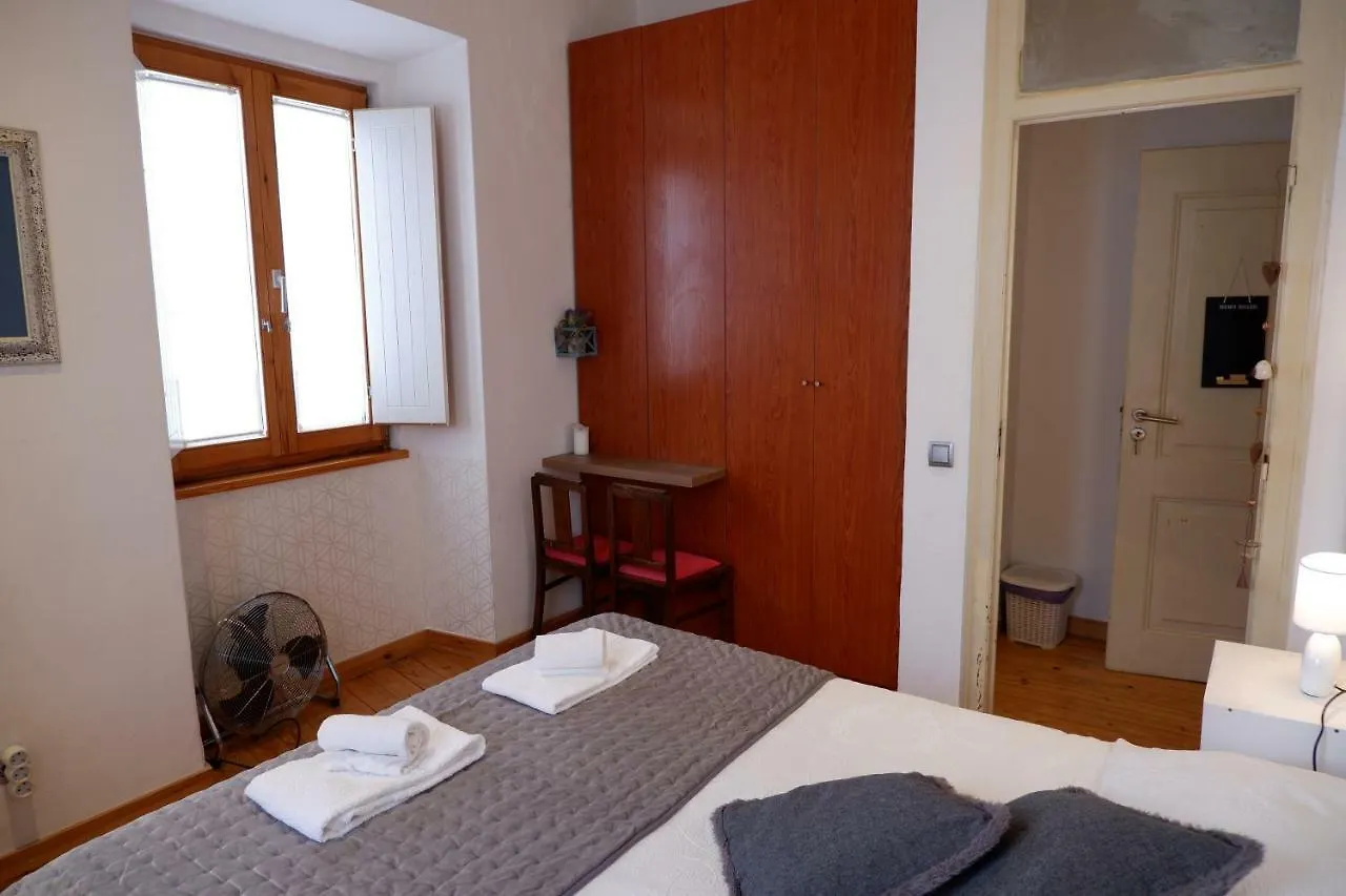 Bed & Breakfast Old School Guest House Lagos